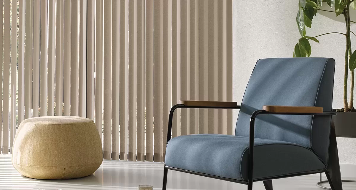 raamdecoratie_verticale-jaloezien_sfeer1200_2 raamdecoratie_verticale-jaloezien_sfeer1200_2